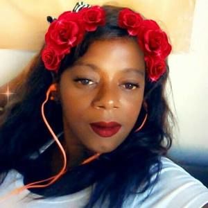 Meet your Posher, Yahima